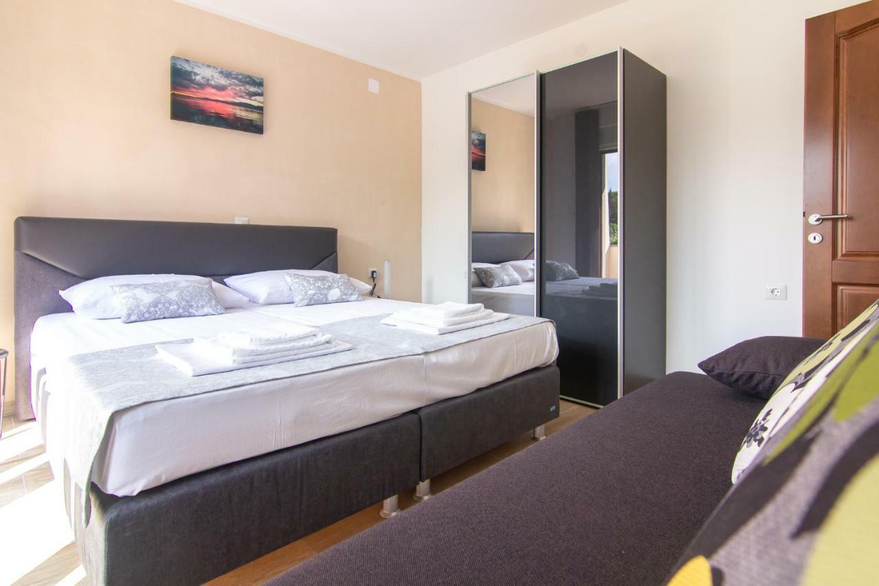 Apartments Edi & Tea Malinska Dış mekan fotoğraf